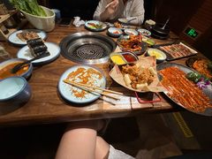 -明洞阿姨·韩式酱蟹烤肉·创意料理(三元桥店)