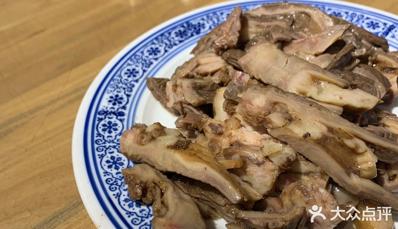 十六中酱肉馆 地道家常菜