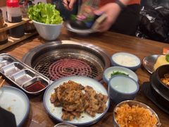 -明洞阿姨·韩式酱蟹烤肉·创意料理(三元桥店)