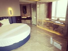 -Ting无边际江景酒店(重庆解放碑云端之眼店)