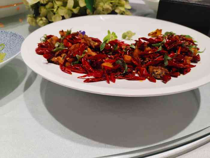 16:41打分和朋友来这边吃饭,格不算便宜,环境84不错,闹中取静