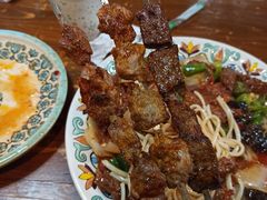 -歹歹的加个面过油肉拌面