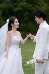 -雪中彩影婚纱摄影·微光艺术中心