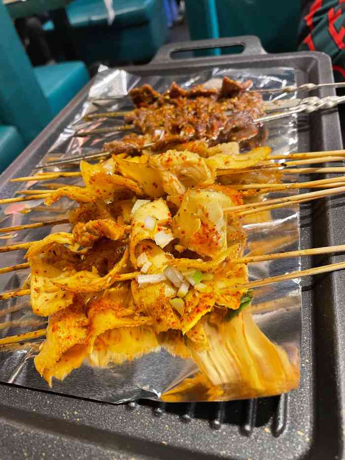 头牌·鹤岗小串(天虹店)-"秋意渐浓的周末想找个地方撸个串,随便一搜.