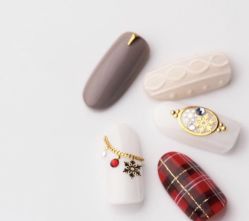 -Pink You美甲洗眉纹绣定制中心