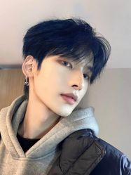 -一家只做男发烫染的店
