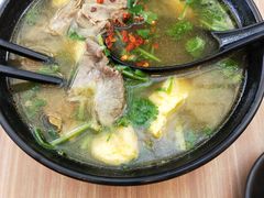 油豆腐牛肉粉丝汤（咖喱）-小杨生煎(火车站北广场店)