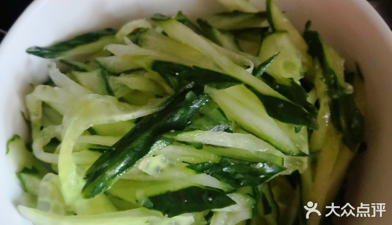 爽口干豆腐丝拌黄瓜凉菜