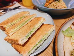 咖椰吐司-HELLO 27 意面·沙拉·帕尼尼