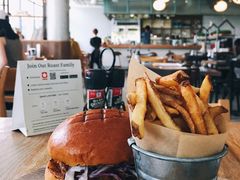 -ROAST coffee & eatery