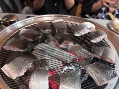 -围炉肉舍•炭烤活鳗•丹东海鲜烤肉(步行街店)