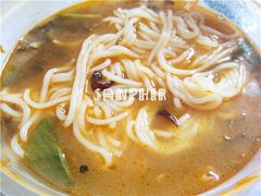 酸菜牛肉火锅米线-石榴姐•山城小馆(创始店)
