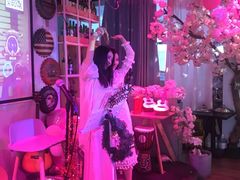 -樱花里音乐餐吧·牛扒椰子鸡(东圃店)