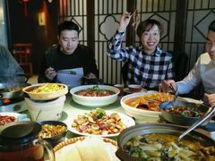 -湘西小馆(滨河路店)