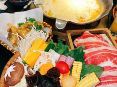 -湊湊火锅·茶憩(打浦桥日月光店)