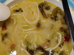 -灵芝妹子海鲜米线(劳动公园店)