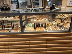 面包甜点陈列柜-七鲜超市(瑞虹天地太阳宫店)