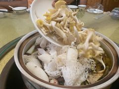 -东巴谷野生菌火锅餐厅