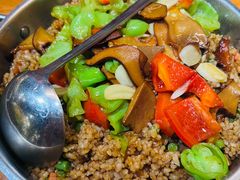 -老滇山寨•云南特色菜•地方菜•民族风情歌舞表演(金碧店)