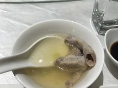 -榕树下海鲜馆(坪山路店)