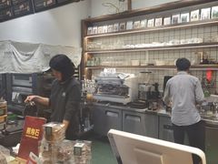 -房角石咖啡与书(吉大南校店)