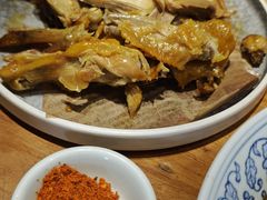 -头上红煨盐鸡·非遗院子餐厅