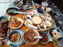 -包整·丝娃娃(一览甲秀楼风景店)