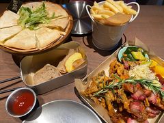 -鹿萤季·营地小馆(皇后公园店)