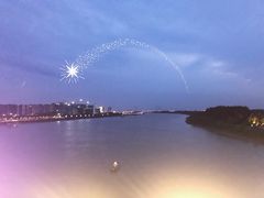-南京眼步行桥