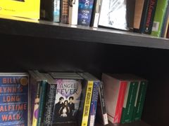 -钟书阁(松江泰晤士小镇店)