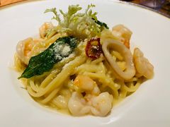 -POKEE VIA&Brunch·维娅(重庆来福士店)