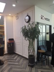 -丁和李朴美发沙龙