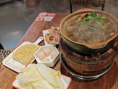 -阿润打边炉·鲜切鸡煲(华漕店)