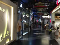 -时尚MEGO商业广场(华新地铁店)