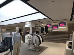 -URBAN REVIVO(七宝领展广场店)