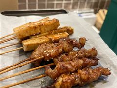 -何妹湿辣牛肉·粤式烧烤砂煲(桂雅路店)
