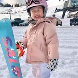 这个滑雪宝宝的笑容要融化我的心啦！