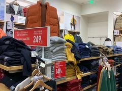 店内环境-优衣库(东莞汇一城店)