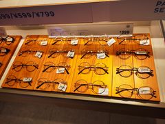 -LOOK眼镜·蔡司依视路配镜(宝山万达店)