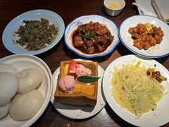 红烧肉配酒酿馒头-章吴记喜瑞餐厅(东东城店)