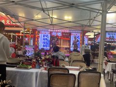 -刘姐啤酒鱼民族演艺餐厅(西街总店)