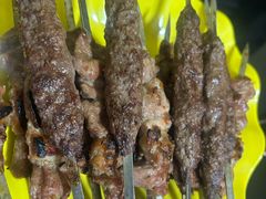 -烤肉小伙烤肉店