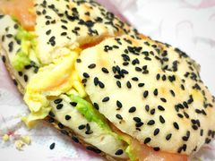 烟熏三文鱼牛油果酱三明治-Wagas沃歌斯(正大乐城店)