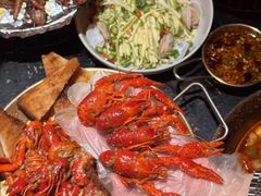 -何师烧烤Pro ·江湖川菜·小龙虾·精酿(太古里旗舰店)