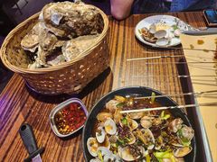 -蚝堡海鲜·威海菜·海肠捞饭·烧烤·亚洲吃蚝公司(幸福门店)