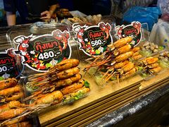 -席娜卡琳火车铁道夜市