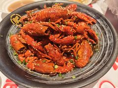 -肥肥虾庄·金牌油焖大虾(汉街SKP店)
