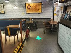 大堂-机器人火炉披萨