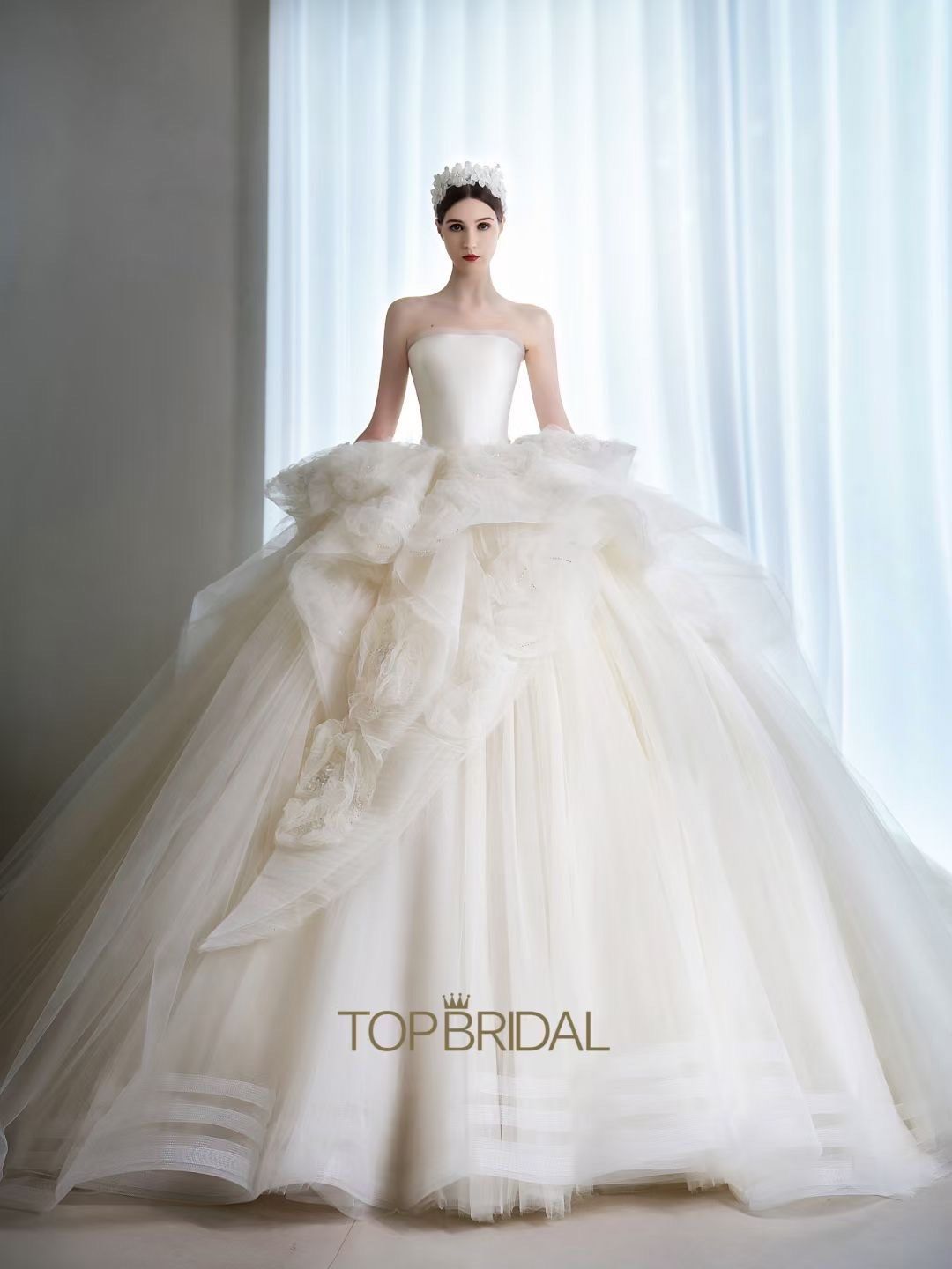 柔美又梦幻的温柔大裙摆婚纱