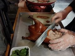 现场片鸭-京味斋·北京烤鸭(北京南站洋桥店)